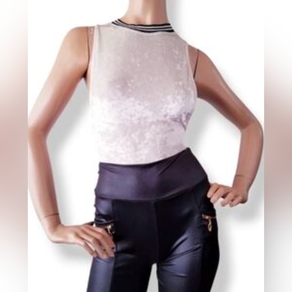 (NEW) Essue Cream and Black Women's Bodysuit Size:S.Great For Summer 🏝️🌞⛱️.